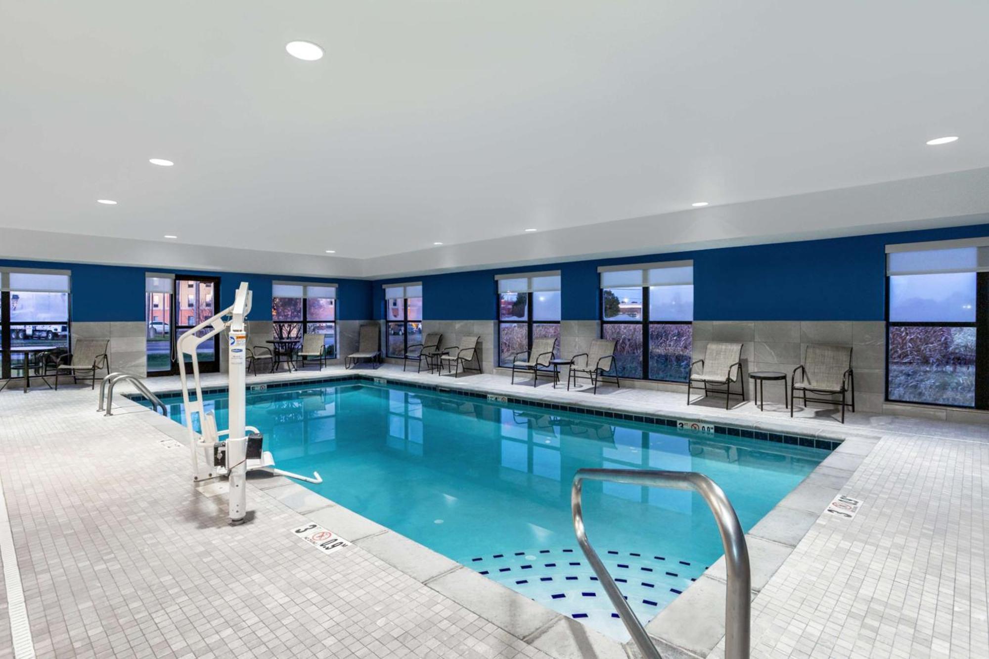 Hampton Inn & Suites Muncie Ngoại thất bức ảnh
